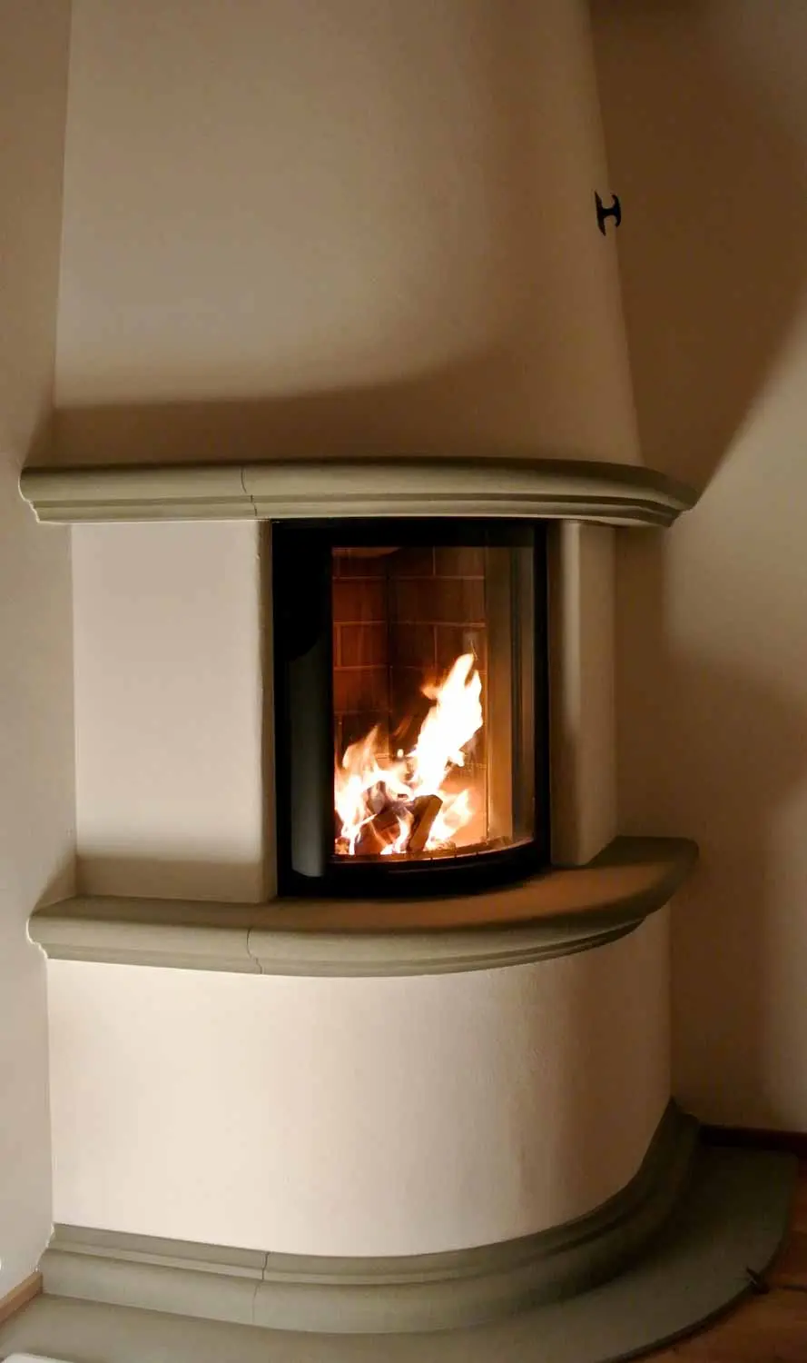 Kachelofen mit Sitzbank