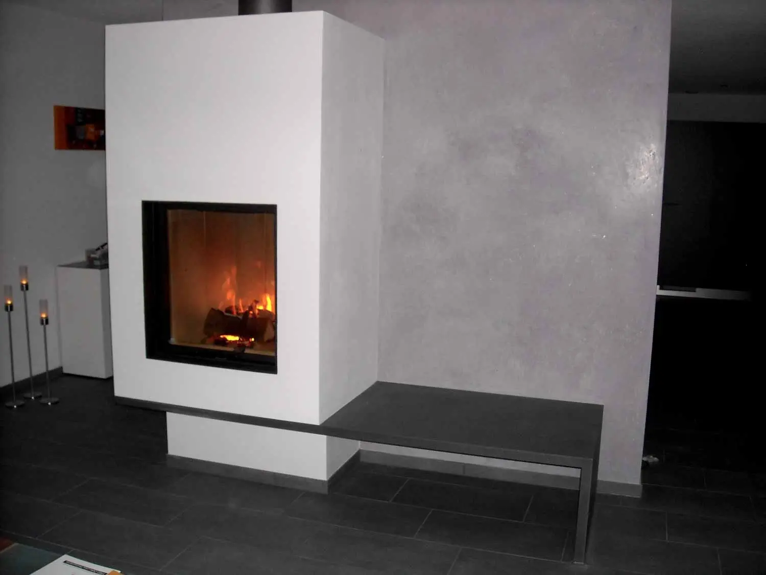 Kaminofen mit Naturstein-Verkleidung